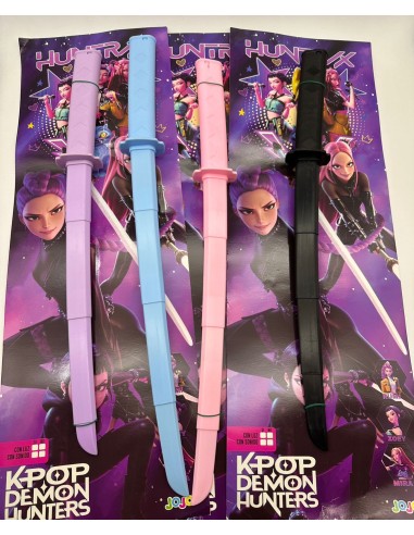ESPADA PLEGABLE EN BLISTER GUERRERAS K-POP.