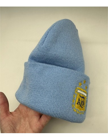 GORRO TEJIDO CELESTE CON BORDADO ESCUDO AFA